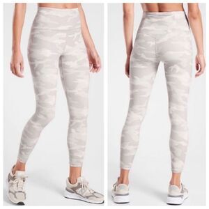 Athleta Elation Camo 7/8 Tight in Taupe Size XS